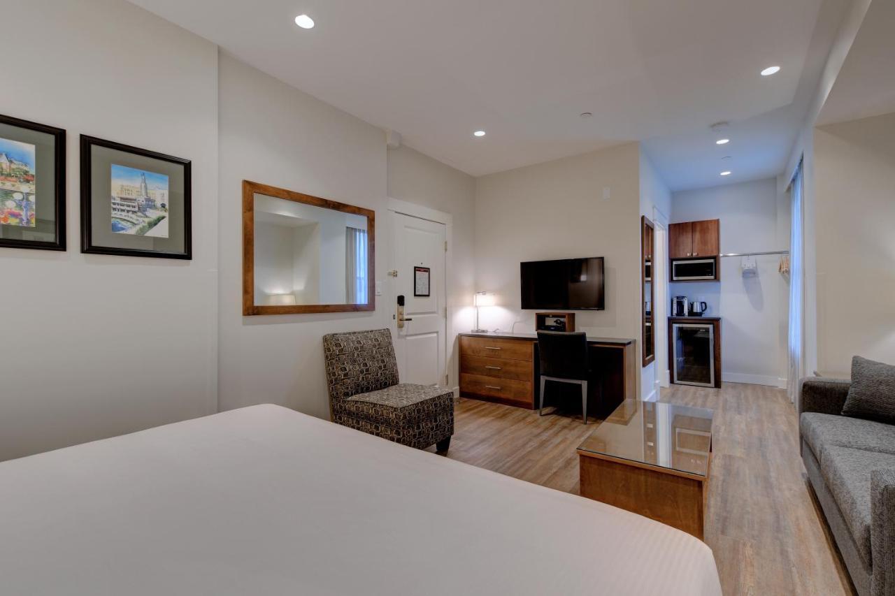 Strathcona 3*